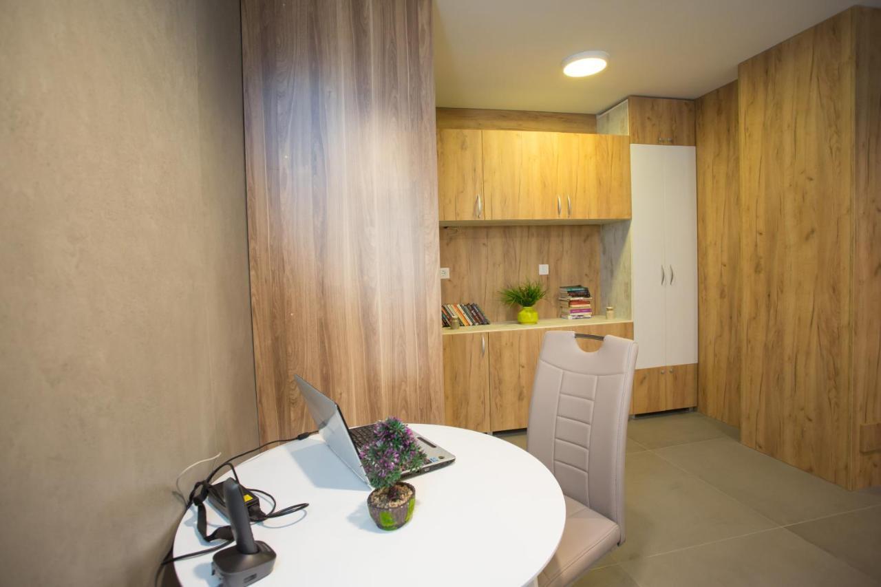 Tilia Hotell Cetinje Exteriör bild