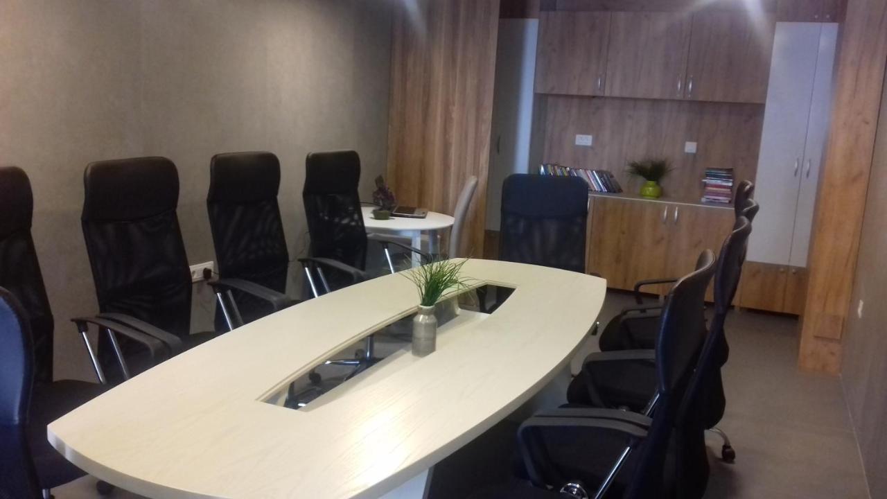 Tilia Hotell Cetinje Exteriör bild