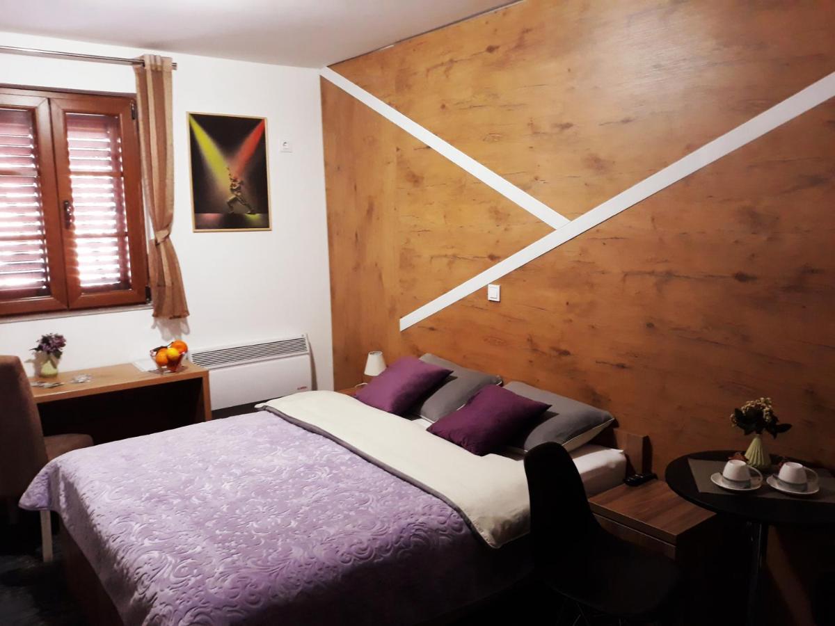 Tilia Hotell Cetinje Exteriör bild