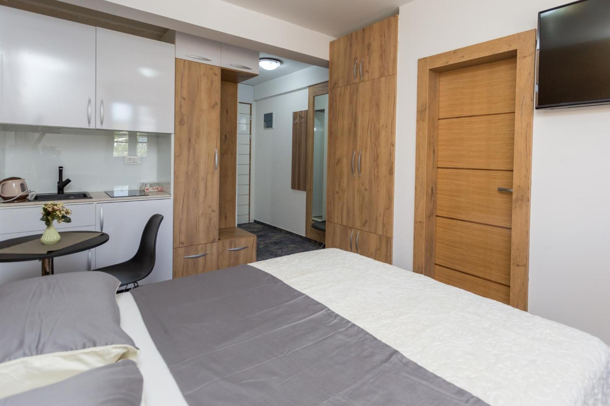 Tilia Hotell Cetinje Exteriör bild