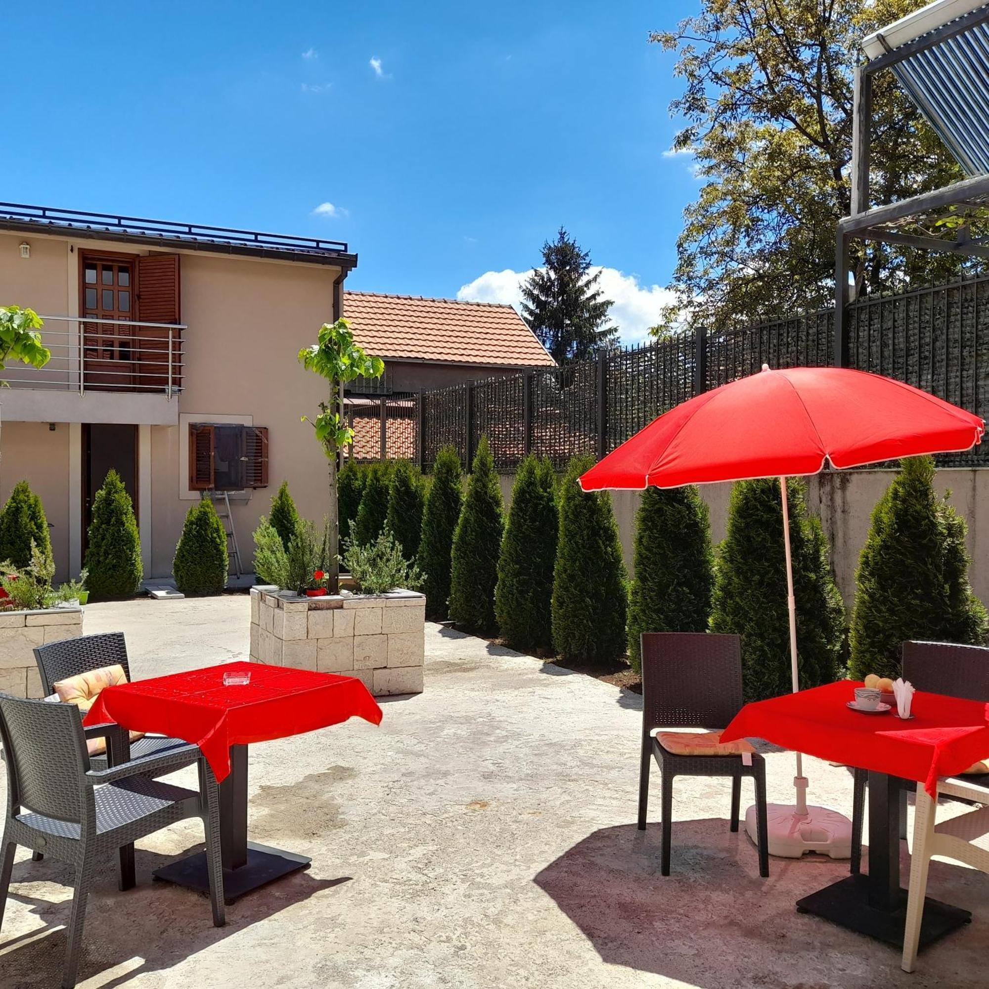 Tilia Hotell Cetinje Exteriör bild