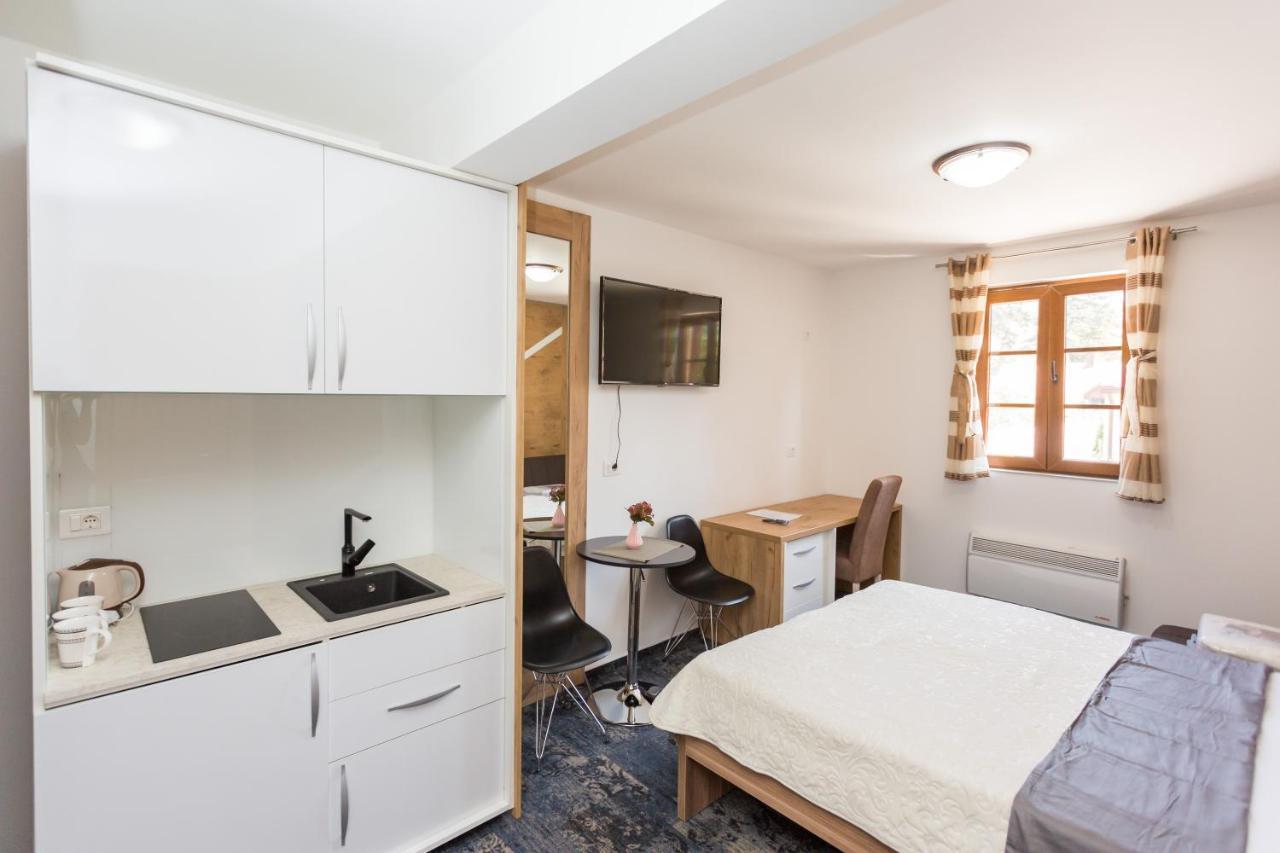 Tilia Hotell Cetinje Exteriör bild