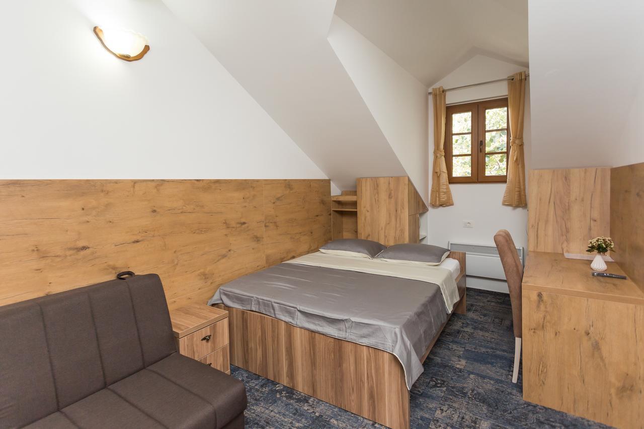 Tilia Hotell Cetinje Exteriör bild