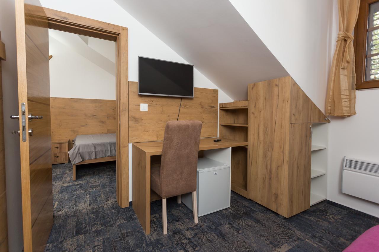 Tilia Hotell Cetinje Exteriör bild