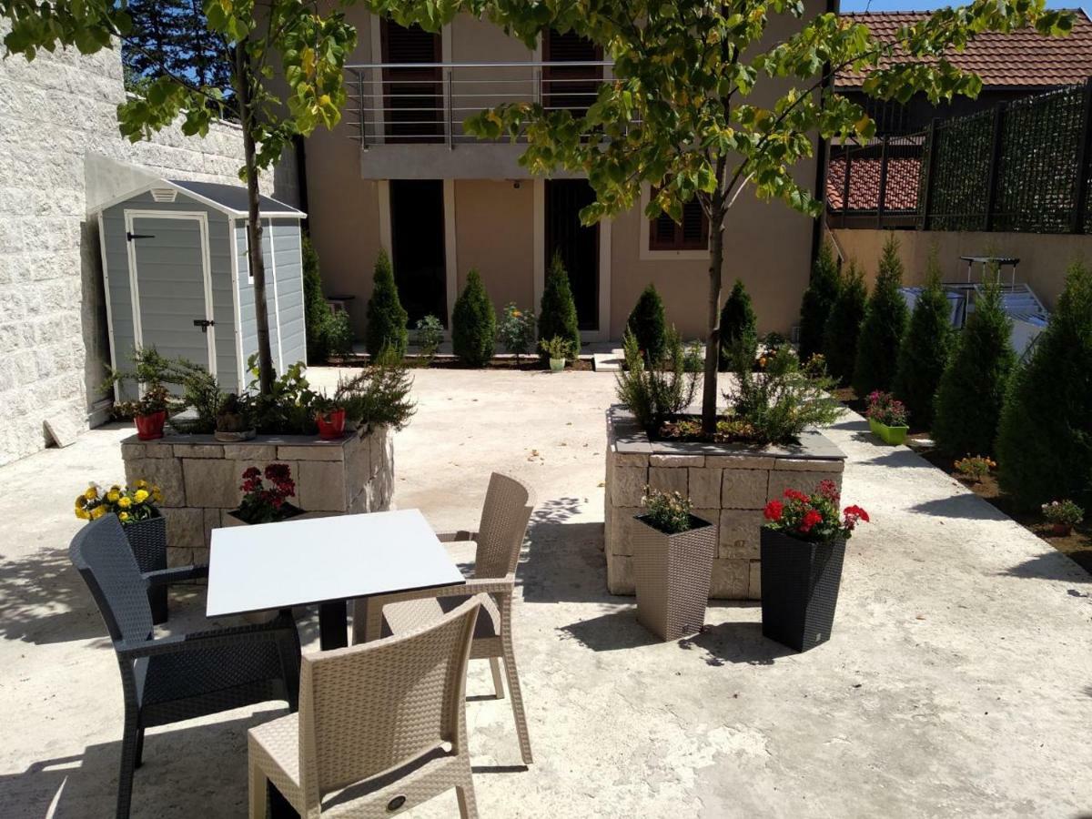 Tilia Hotell Cetinje Exteriör bild